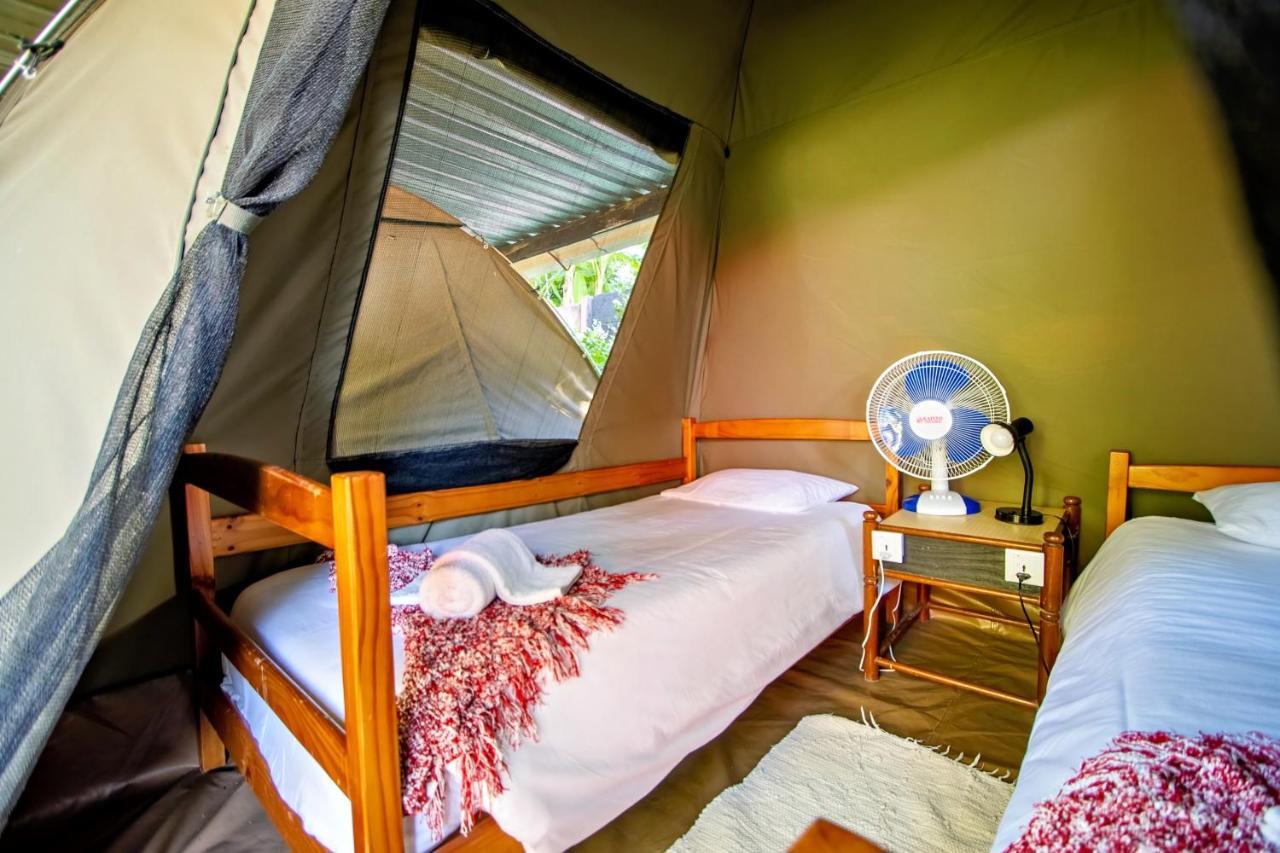 Shoestrings Backpackers Vic Falls * Victoria Falls