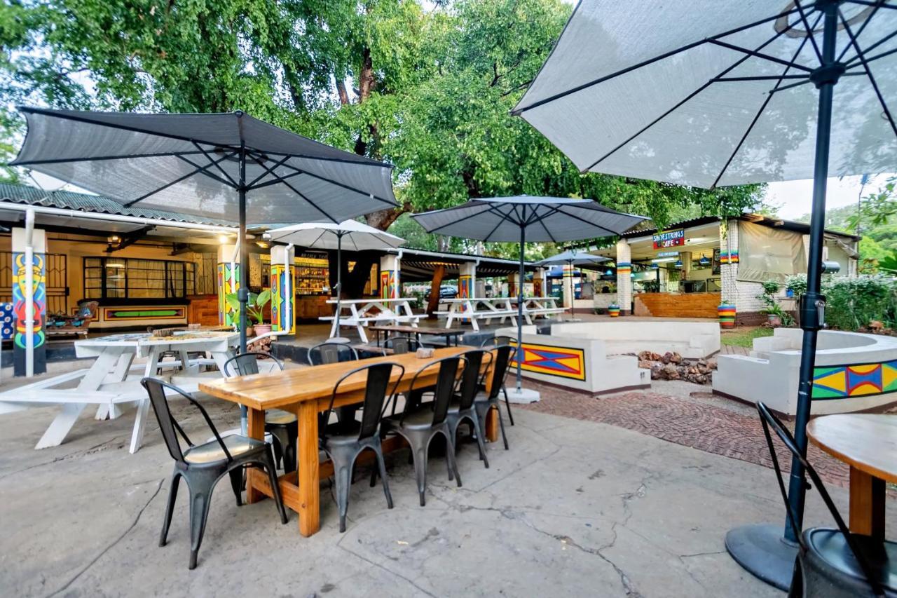 Hostel Shoestrings Backpackers Vic Falls