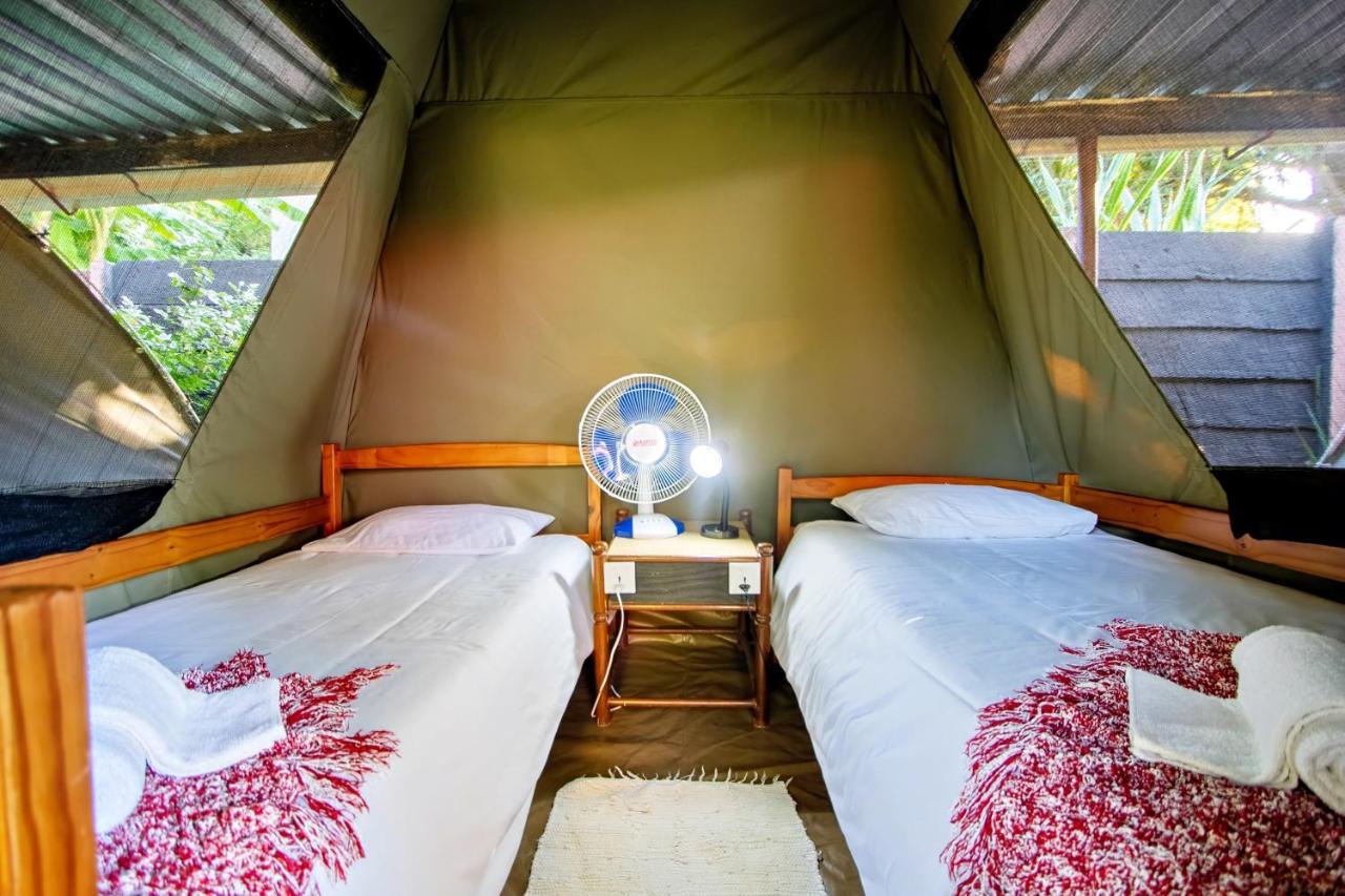 Shoestrings Backpackers Vic Falls *