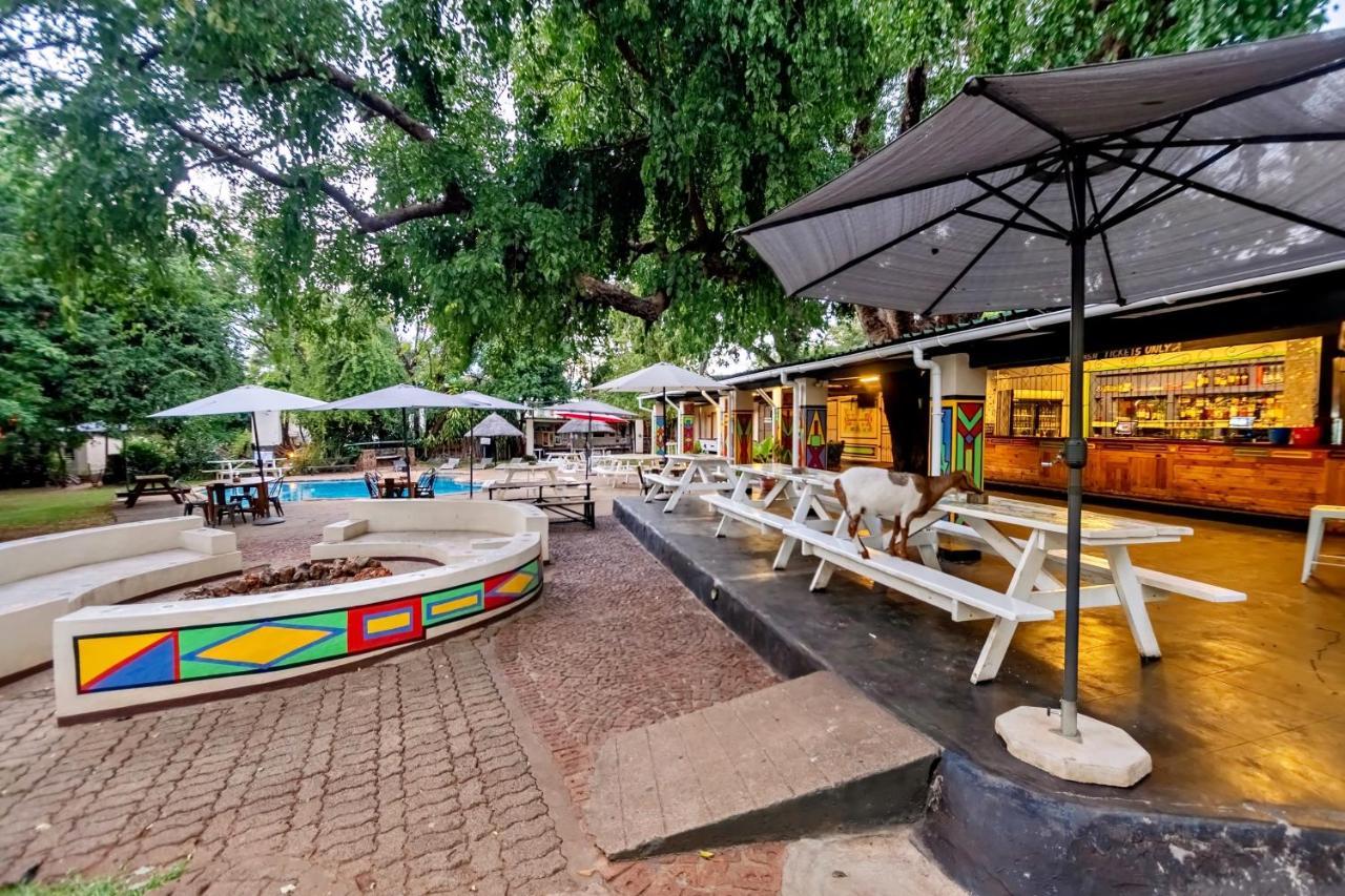 Hostel Shoestrings Backpackers Vic Falls